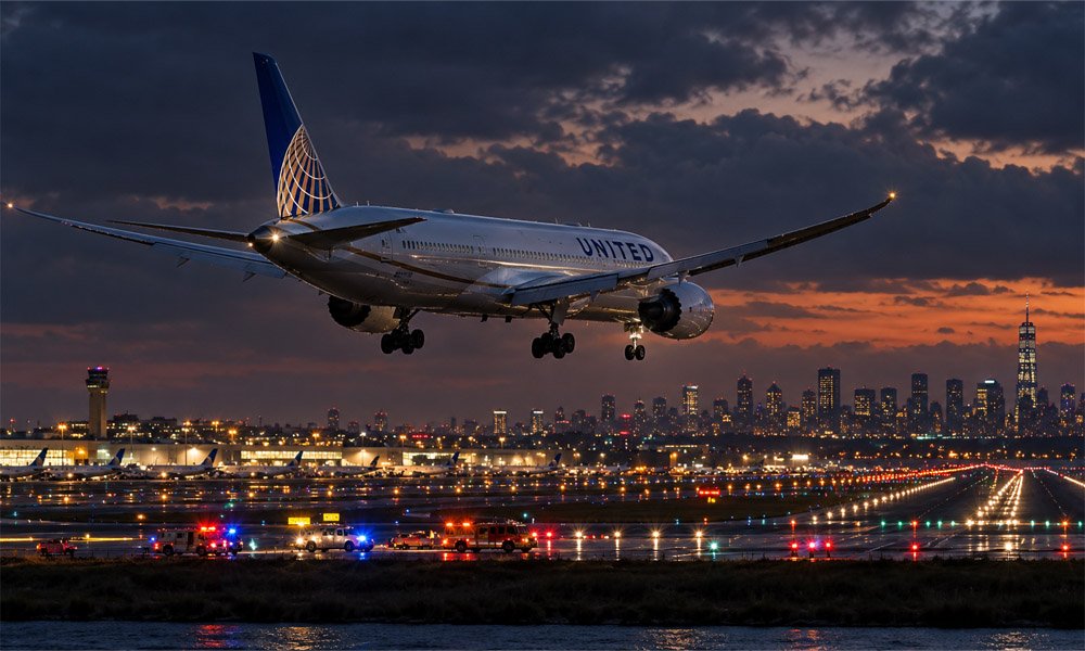 United Airlines Flight UA82 Emergency: What Really Happened?